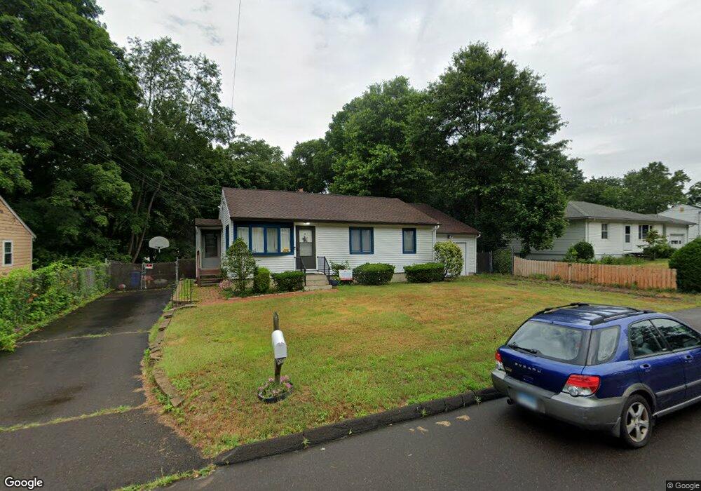 79 Hellstrom Rd unit Lower, East Haven, CT 06512 - photo 1