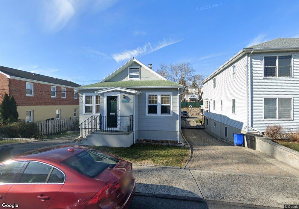 85 Hyatt Place, Yonkers, NY 10704 - photo 1