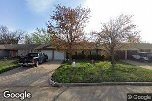 2300 Kings Rd, Moore, OK 73160