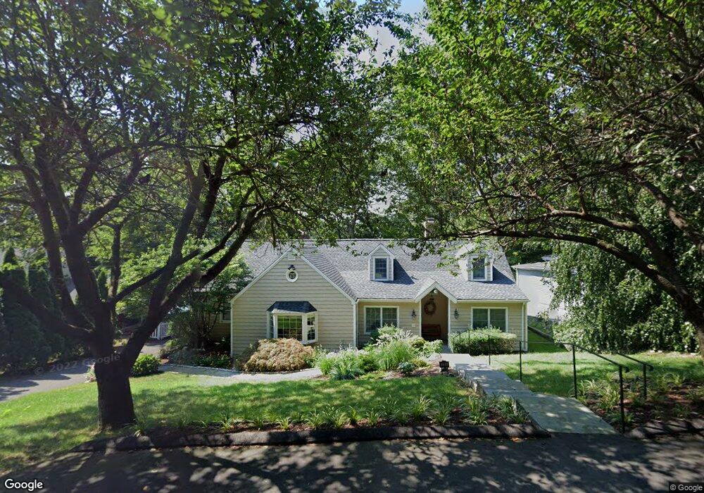 204 Samp Mortar Dr, Fairfield, CT 06824 - photo 1