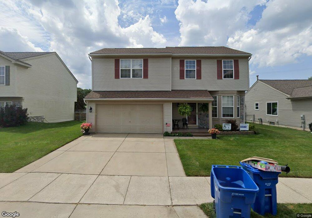 1076 Dartmouth Ln, Waterford, MI 48327 - photo 1