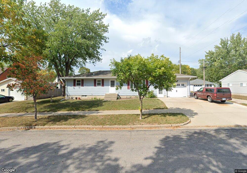 916 2nd St N, New Ulm, MN 56073 - photo 1