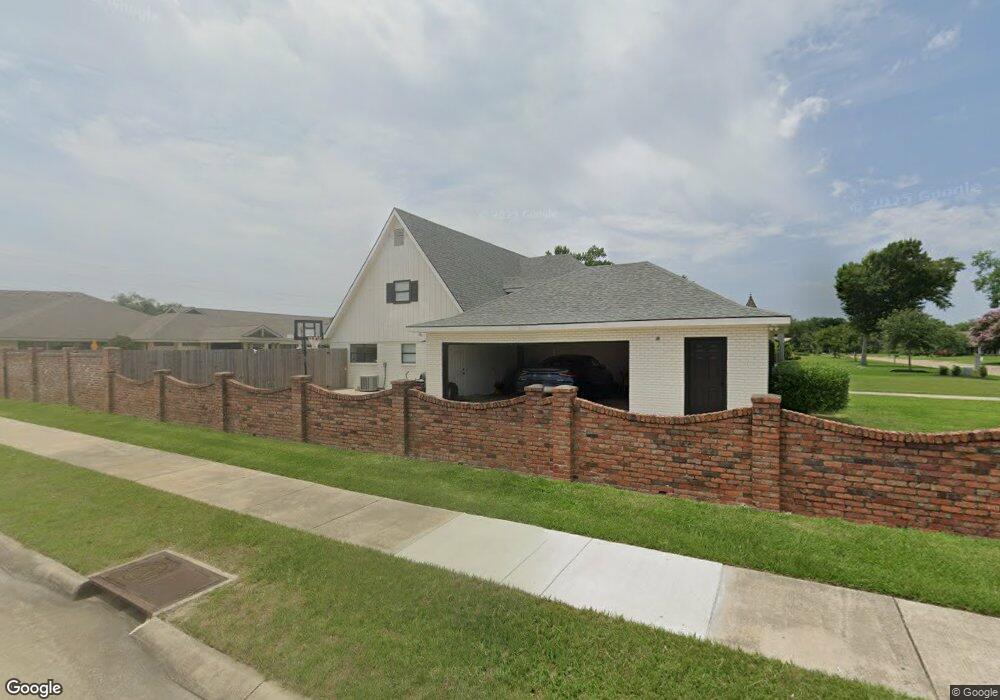 1301 Hillcroft Dr, Lake Charles, LA 70605 - photo 1