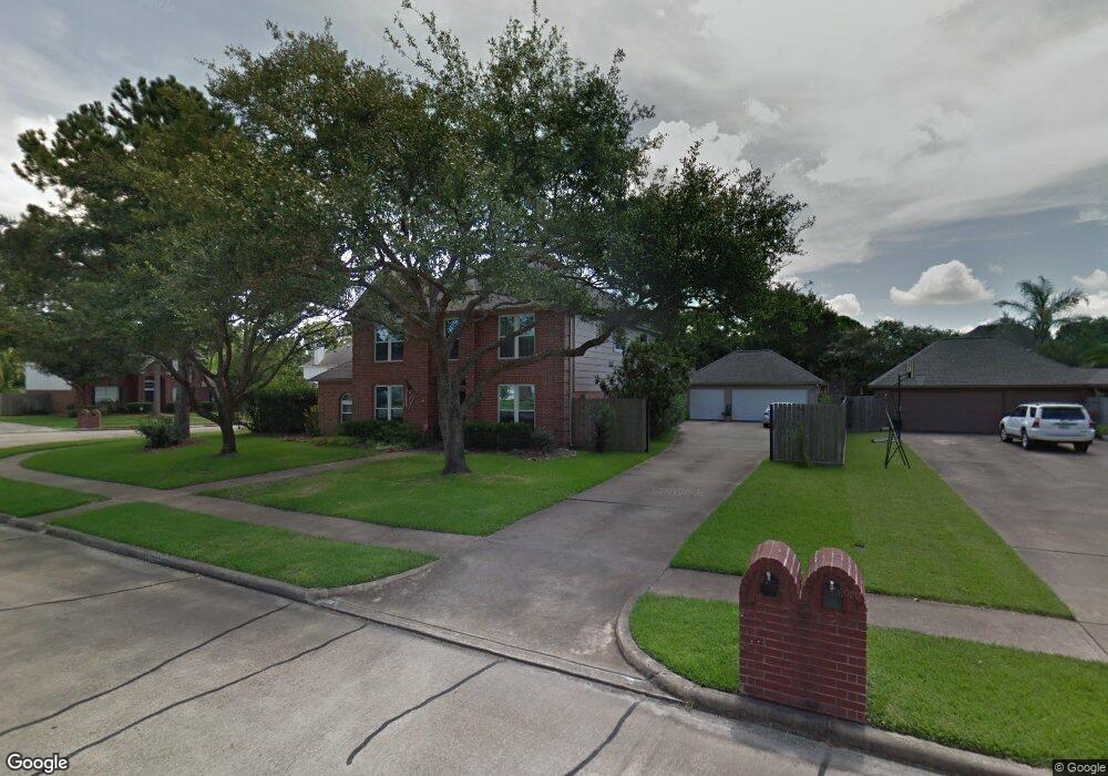 401 Windsor Dr, Friendswood, TX 77546 - photo 1