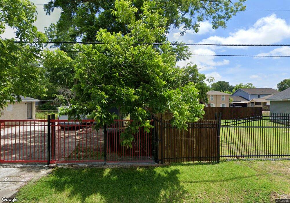 5303 Bennington St, Houston, TX 77028 - photo 1