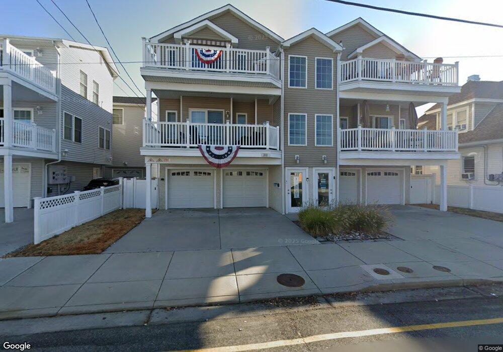 311 W Cresse Ave, Wildwood, NJ 08260 - photo 1