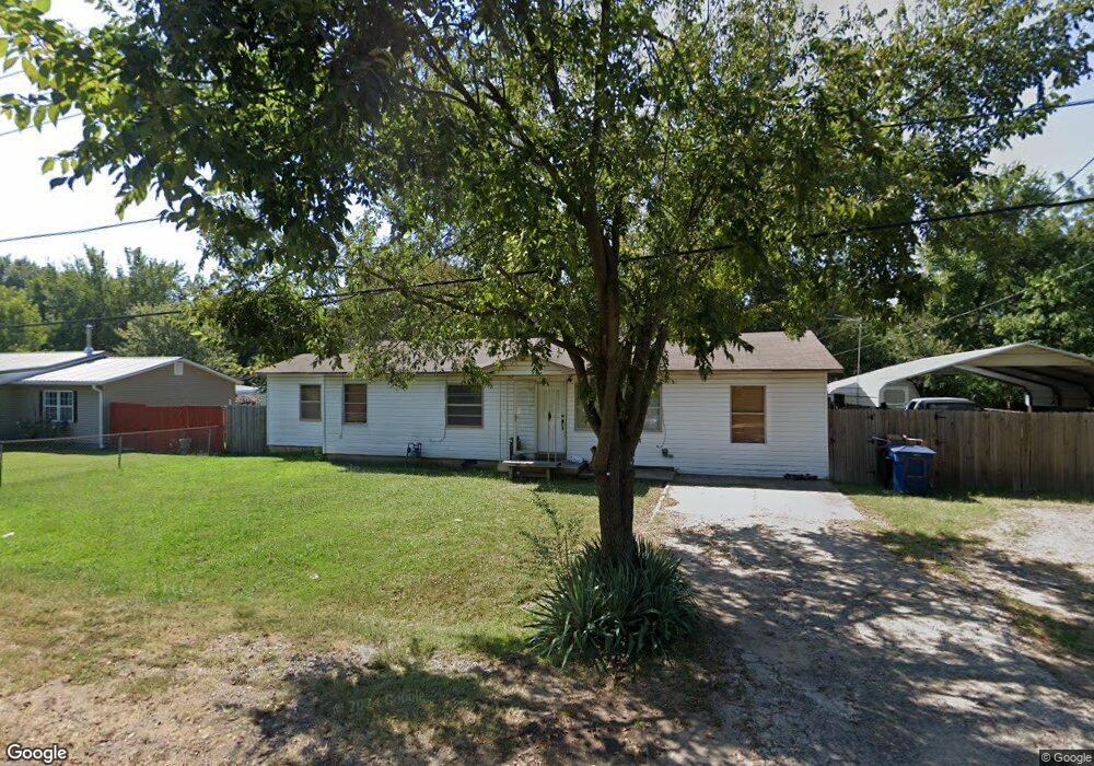 206 Gore St, Muldrow, OK 74948 - photo 1