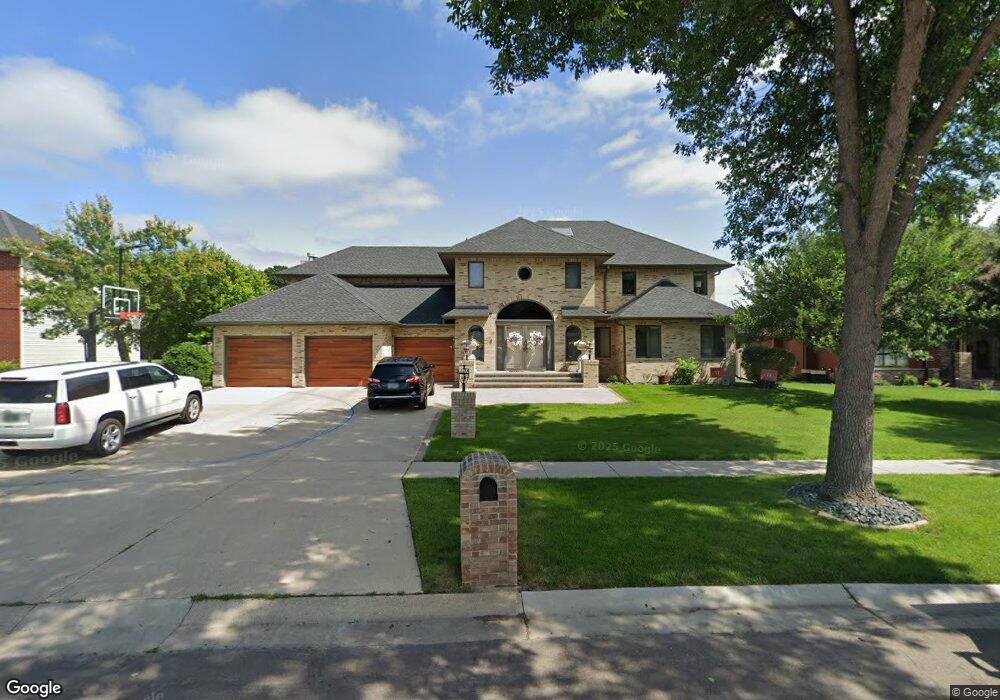 2817 Lilac Ln N, Fargo, ND 58102 - photo 1