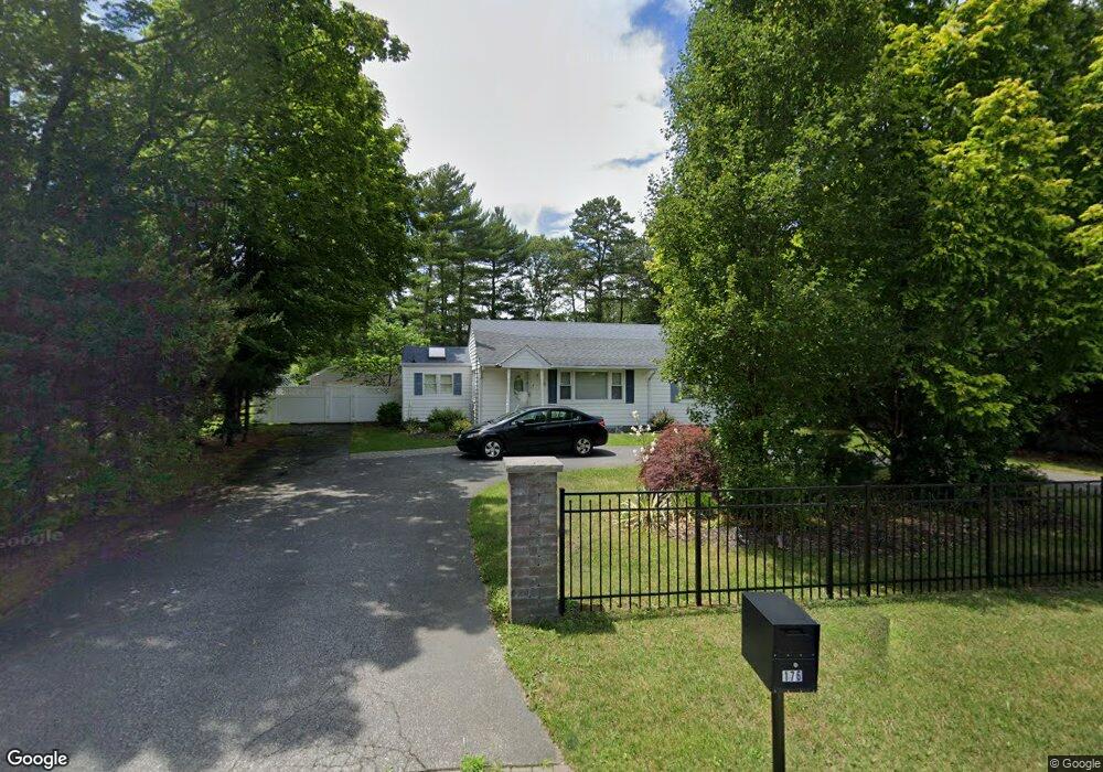 176 Middle Island Rd, Medford, NY 11763 - photo 1