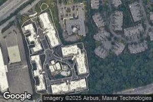 2000 Royal Ct Unit 2016, North Hills, NY 11040