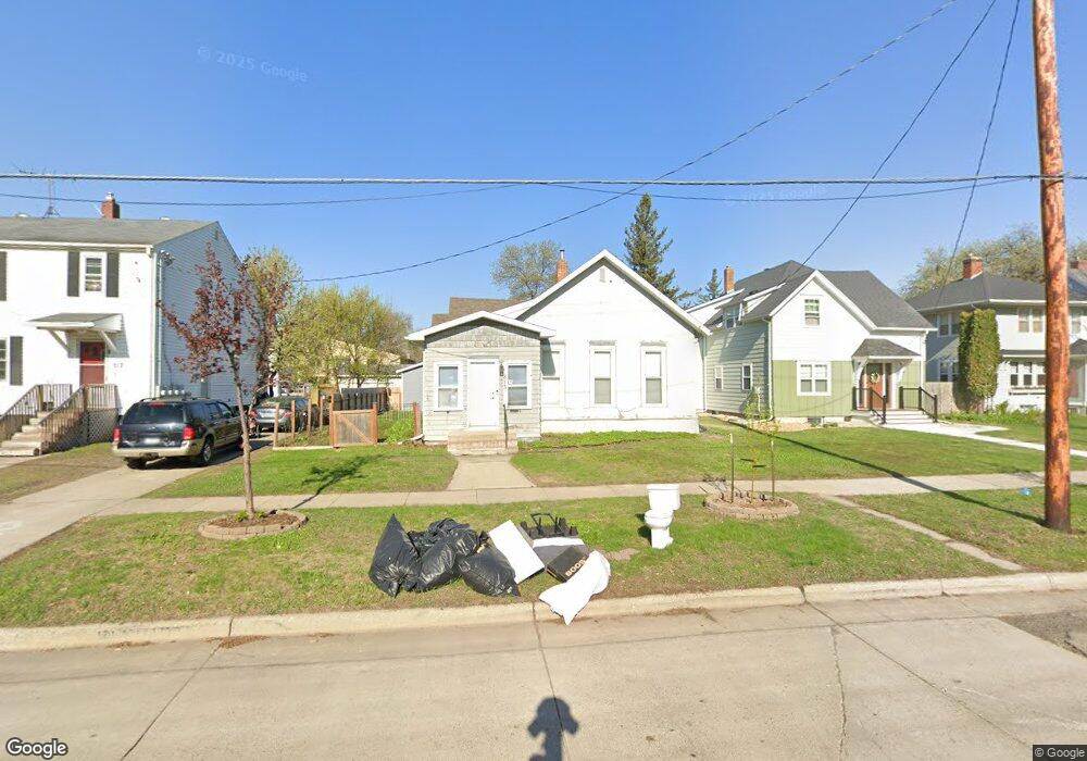 813 9th St S, Fargo, ND 58103 - photo 1