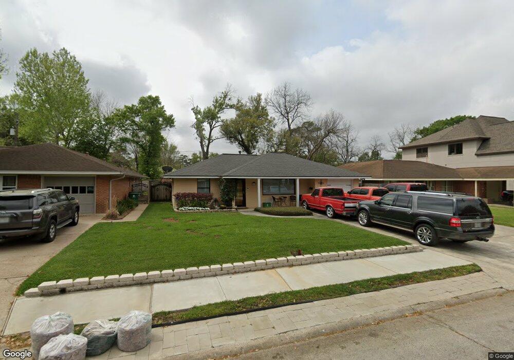 2103 Saxon Dr, Houston, TX 77018 - photo 1