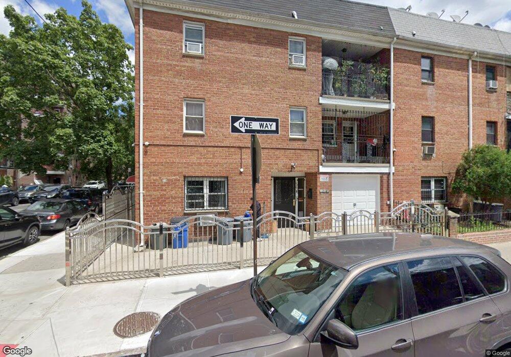 42-1 Whitson St, Flushing, NY 11375 - photo 1