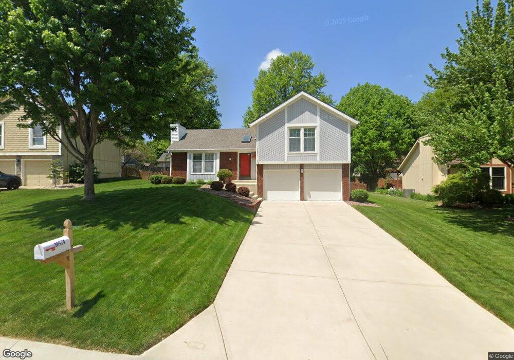 10574 Bradshaw St, Lenexa, KS 66215 - photo 1