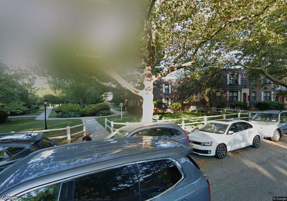 70-8 136th St unit B, Flushing, NY 11367 - photo 1