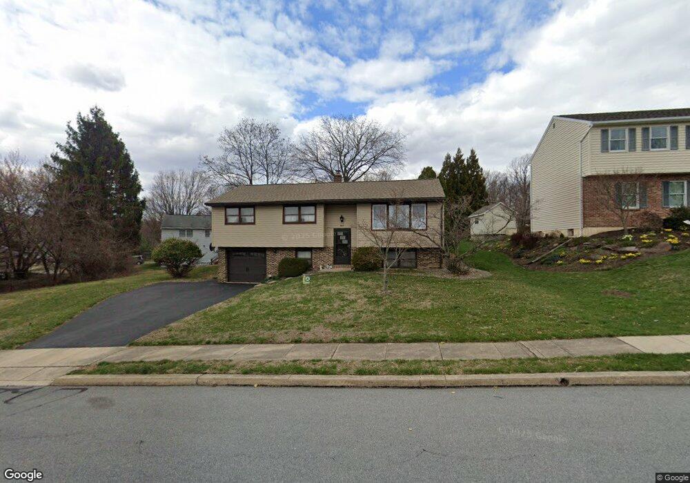 360 Crest Cir, Mohnton, PA 19540 - photo 1