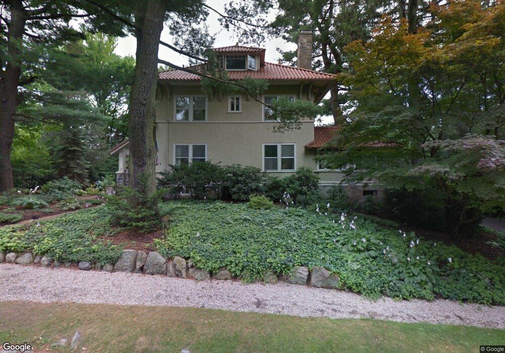 21 Monadnock Rd, Chestnut Hill, MA 02467 - photo 1