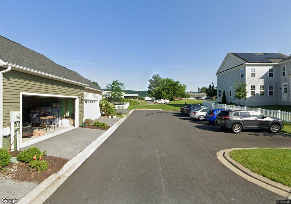 10 Red Hawse Alley unit B, Brunswick, MD 21716 - photo 1