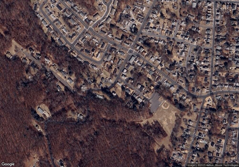 206 Lewis St, Naugatuck, CT 06770 - photo 1