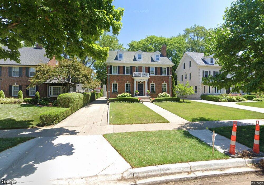 606 Rivard Blvd, Grosse Pointe, MI 48230 - photo 1