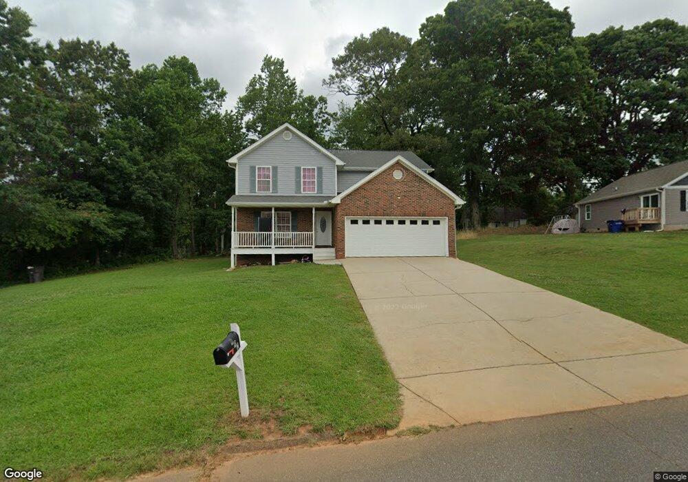 992 Winston Ave, Statesville, NC 28677 - photo 1