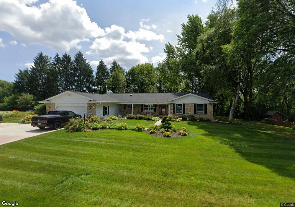 4562 Harvest Cir, Manitowoc, WI 54220 - photo 1