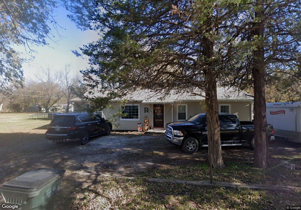 1108 S 6th St, Henryetta, OK 74437 - photo 1