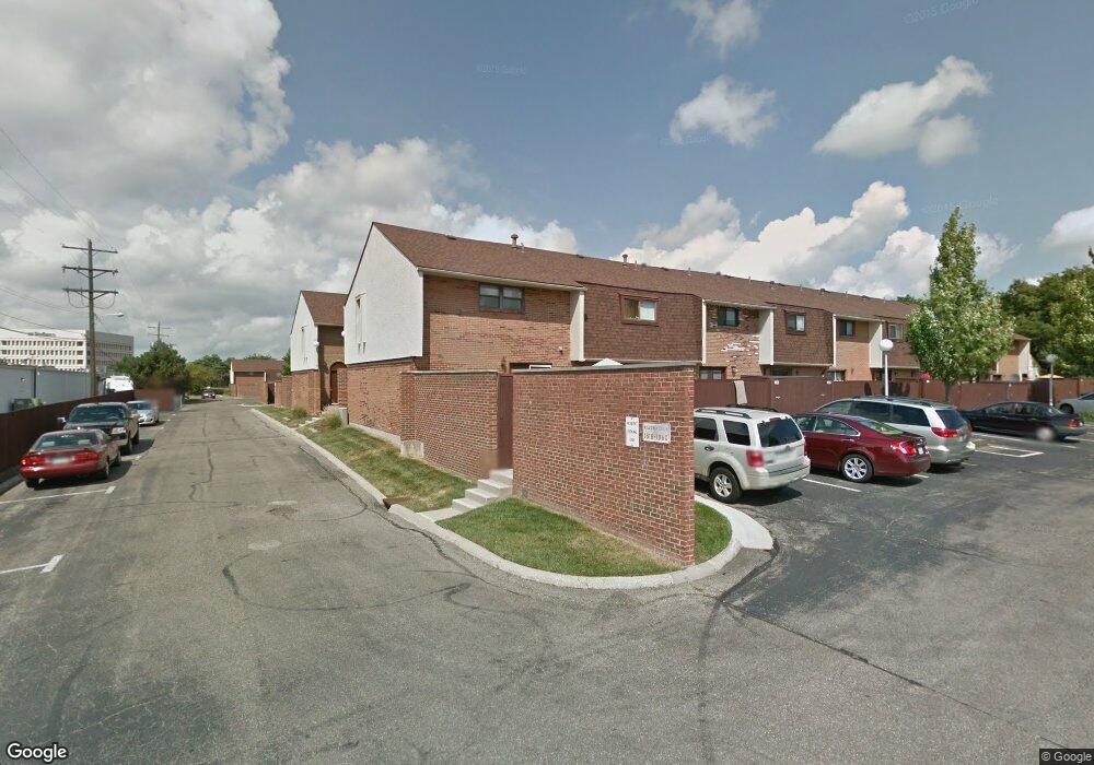 1866 Willoway Cir S, Columbus, OH 43220 - photo 1