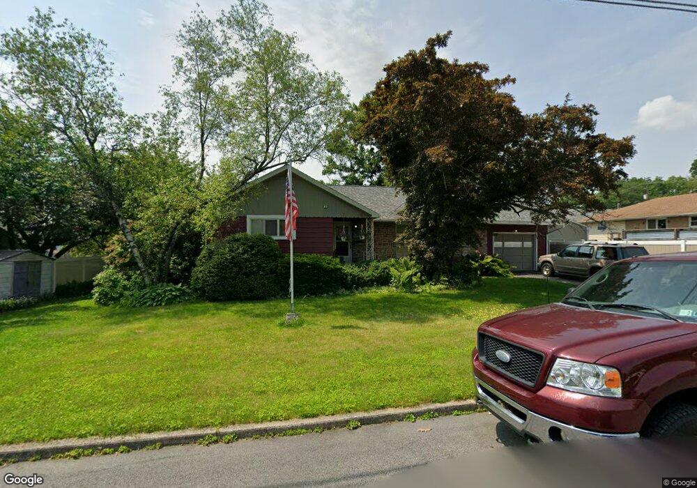 321 Union St, Slatington, PA 18080 - photo 1