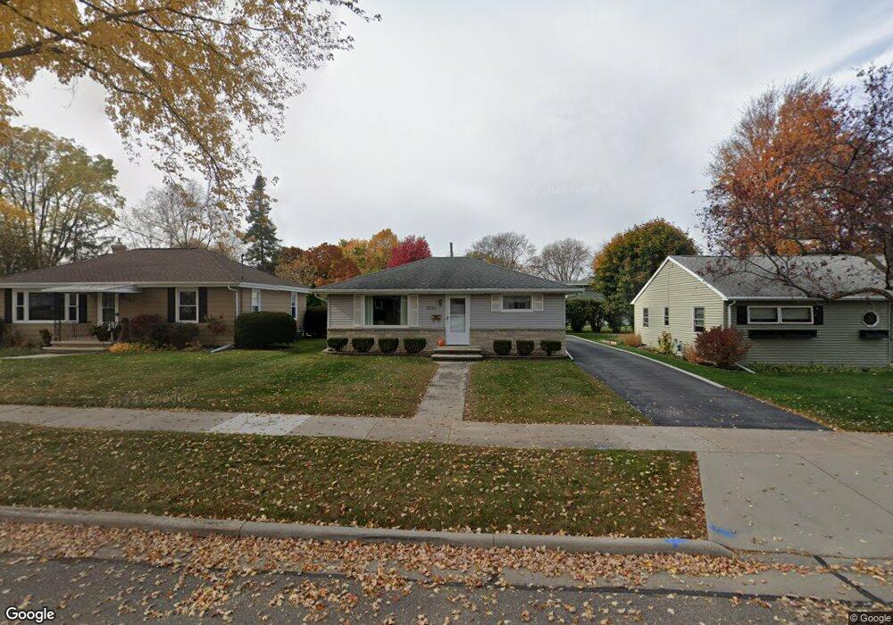 1717 S Madison St, Appleton, WI 54915 - photo 1