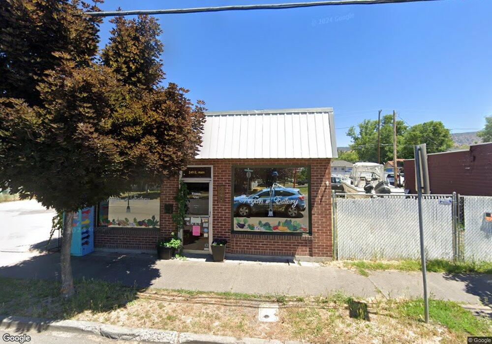 249 E Main St, Klamath Falls, OR 97601 - photo 1