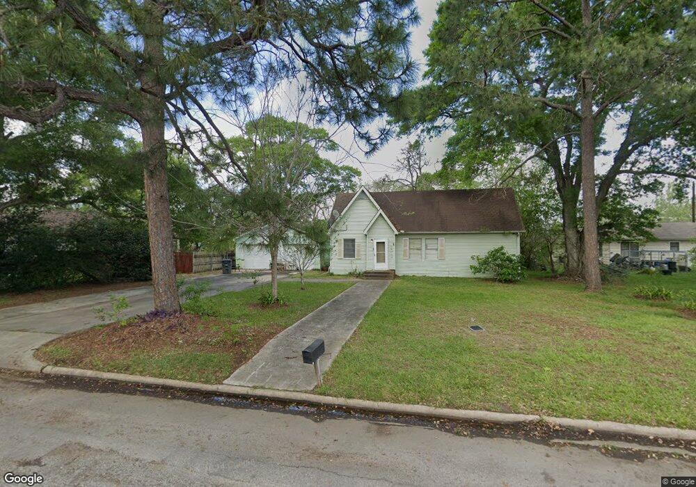 3013 4th St, Bay City, TX 77414 - photo 1