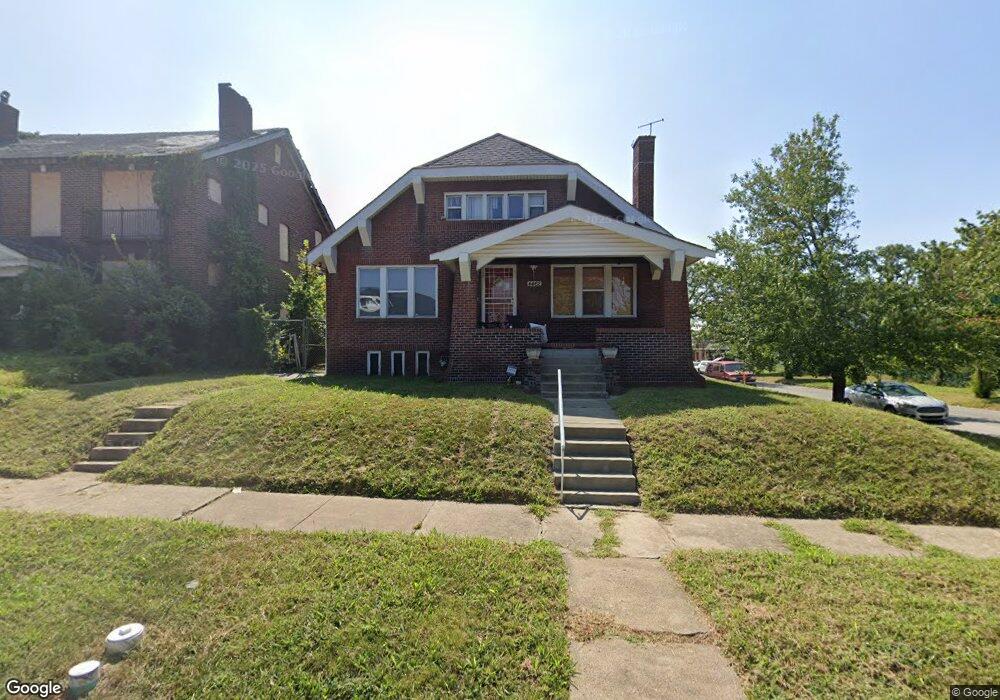 4462 Floriss Place, Saint Louis, MO 63115 - photo 1