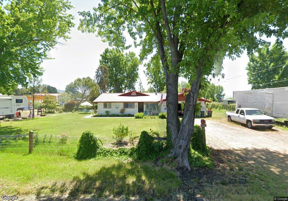 2776 Lotus Ln, Central Point, OR 97502 - photo 1