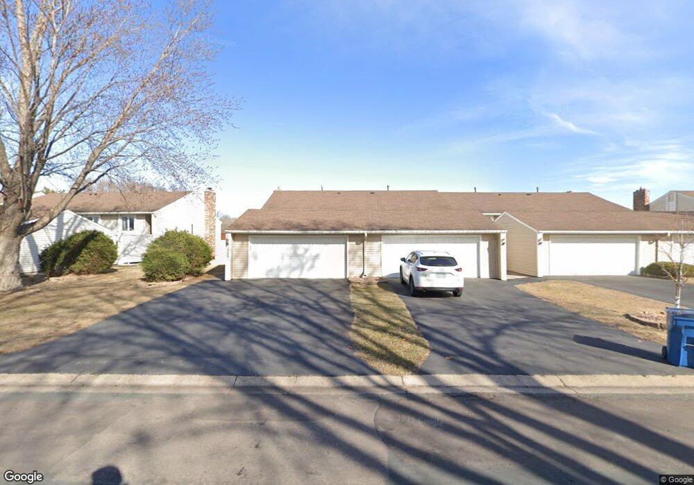 10408 Yorktown Ln N, Maple Grove, MN 55369 - photo 1