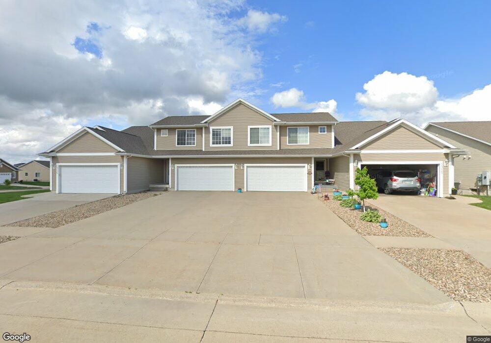 1315 Amelia Dr unit 4, Cedar Falls, IA 50613 - photo 1