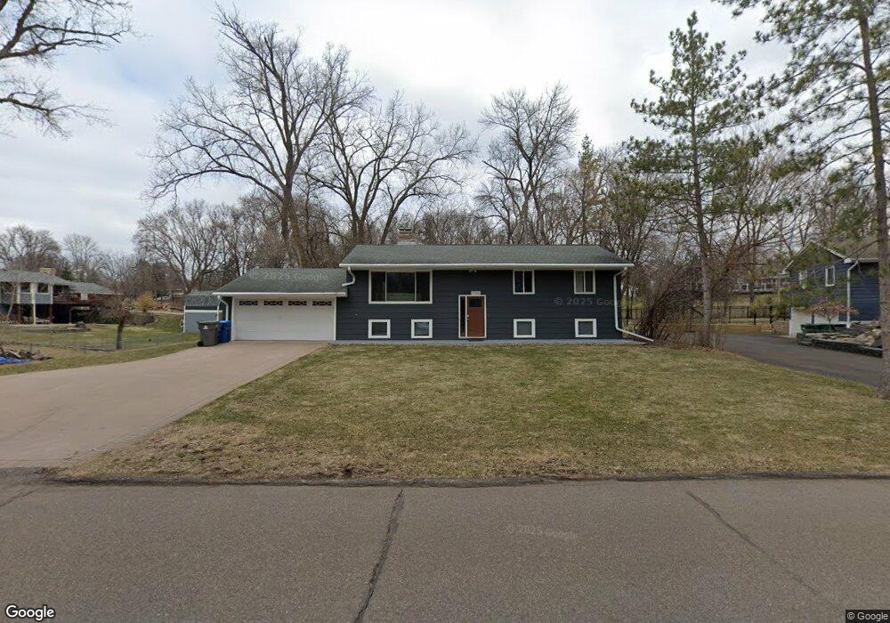 17424 Ridgeview Dr, Minnetonka, MN 55345 - photo 1