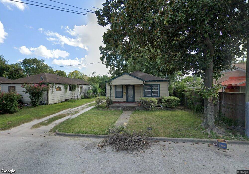 1414 Fairbanks St, Houston, TX 77009 - photo 1