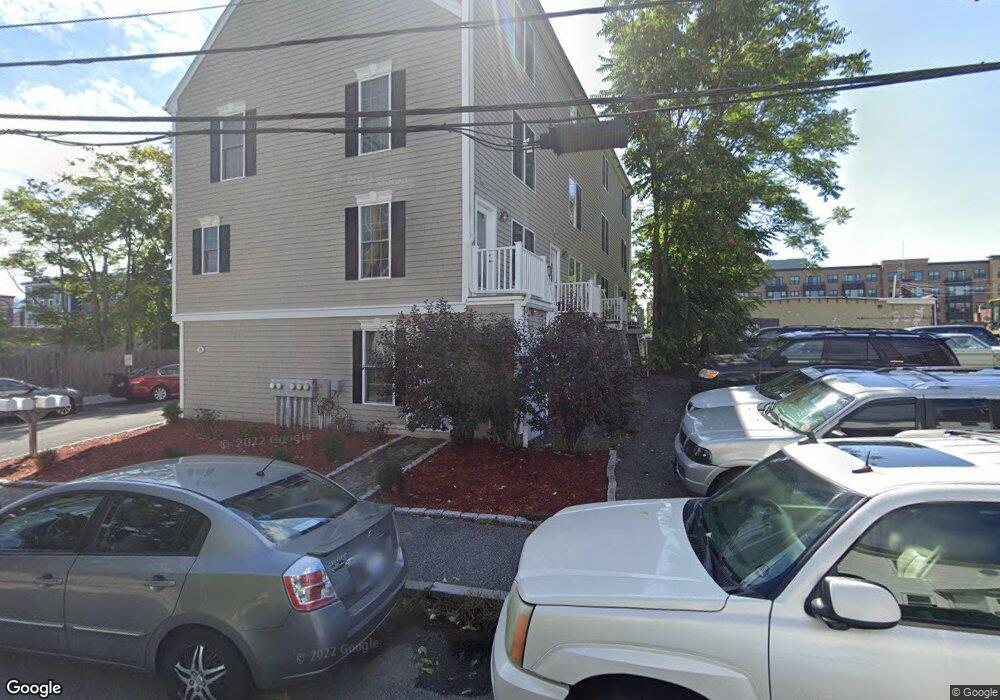 18 Middle St unit 4,18, Waltham, MA 02451 - photo 1