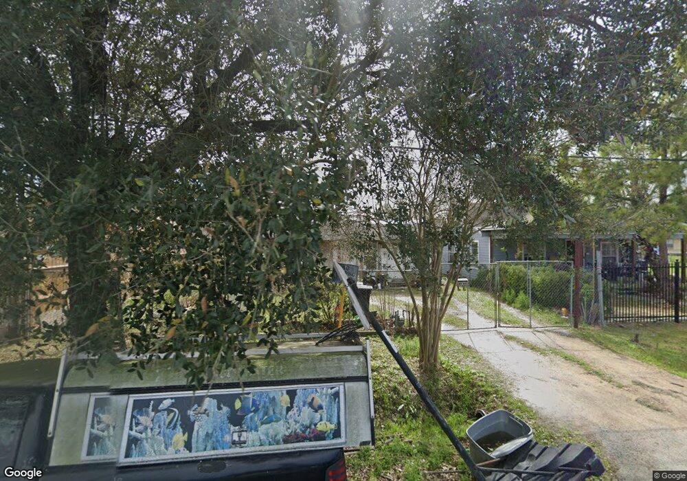 1910 Creston Dr, Houston, TX 77026 - photo 1