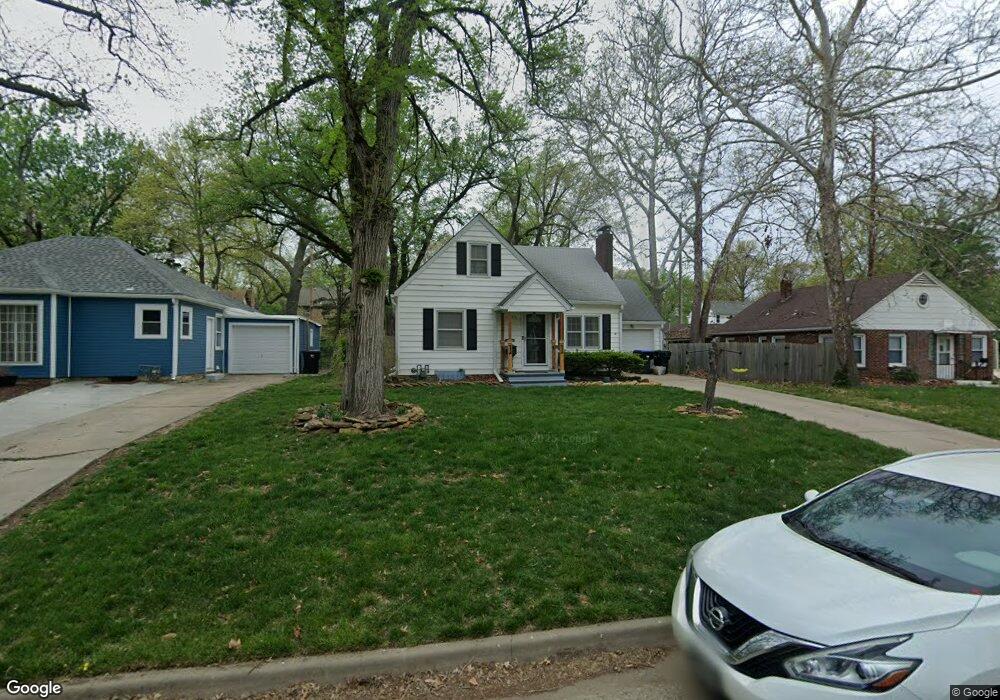 1205 SW Collins Ave, Topeka, KS 66604 - photo 1