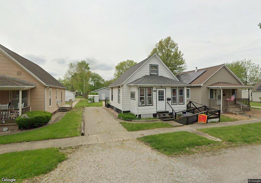 723 Wichita Ave, Lincoln, IL 62656 - photo 1