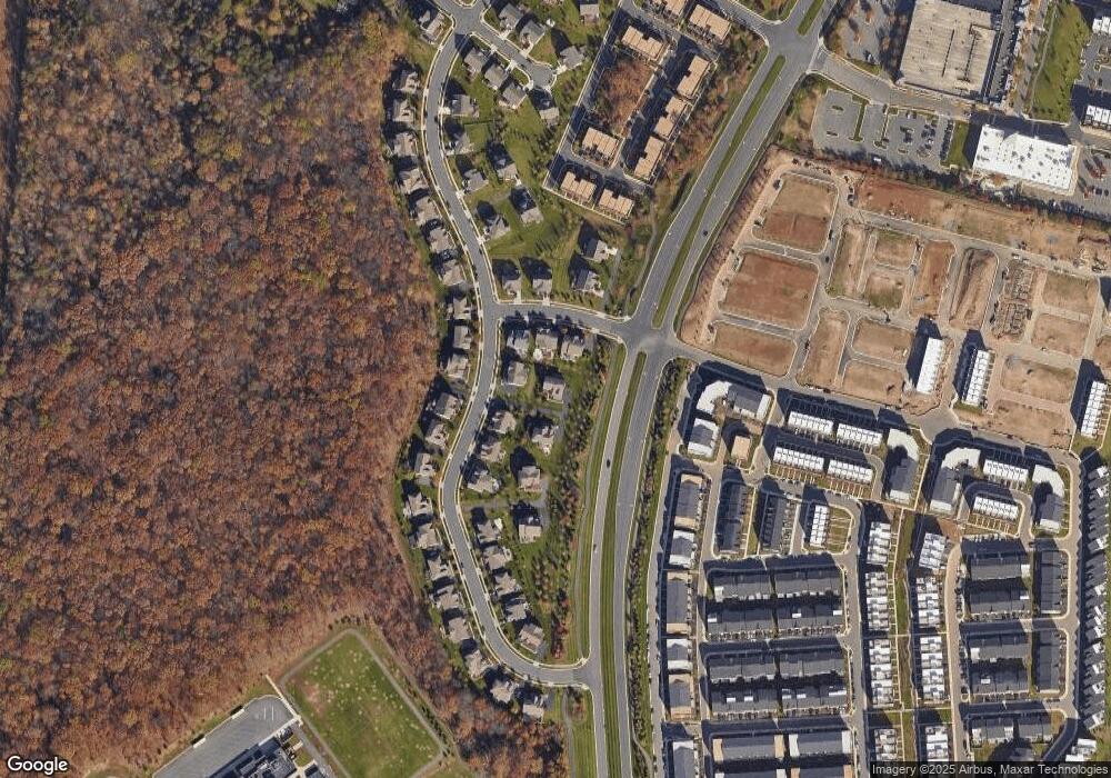 42238 Linden Oaks Ln, Brambleton, VA 20148 - photo 1