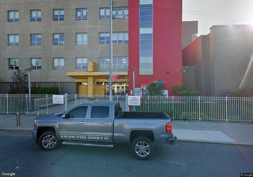 280 Regis Dr, Staten Island, NY 10314 - photo 1