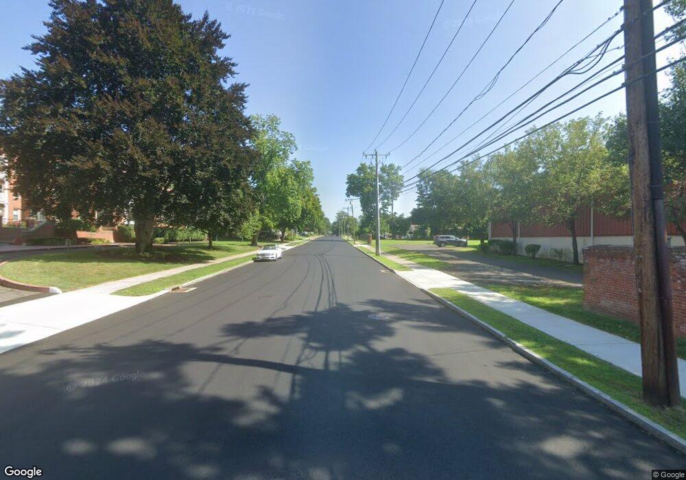 13 Highland St unit R, West Hartford, CT 06119 - photo 1