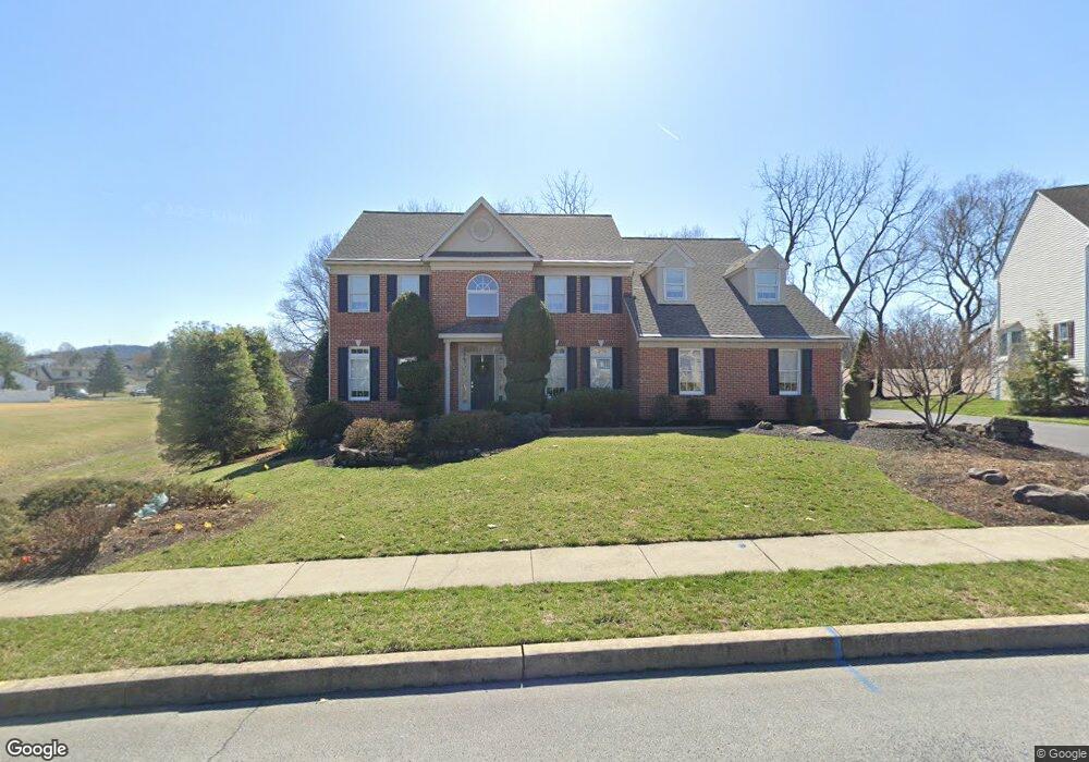 2949 Cotswold Rd, Reading, PA 19608 - photo 1