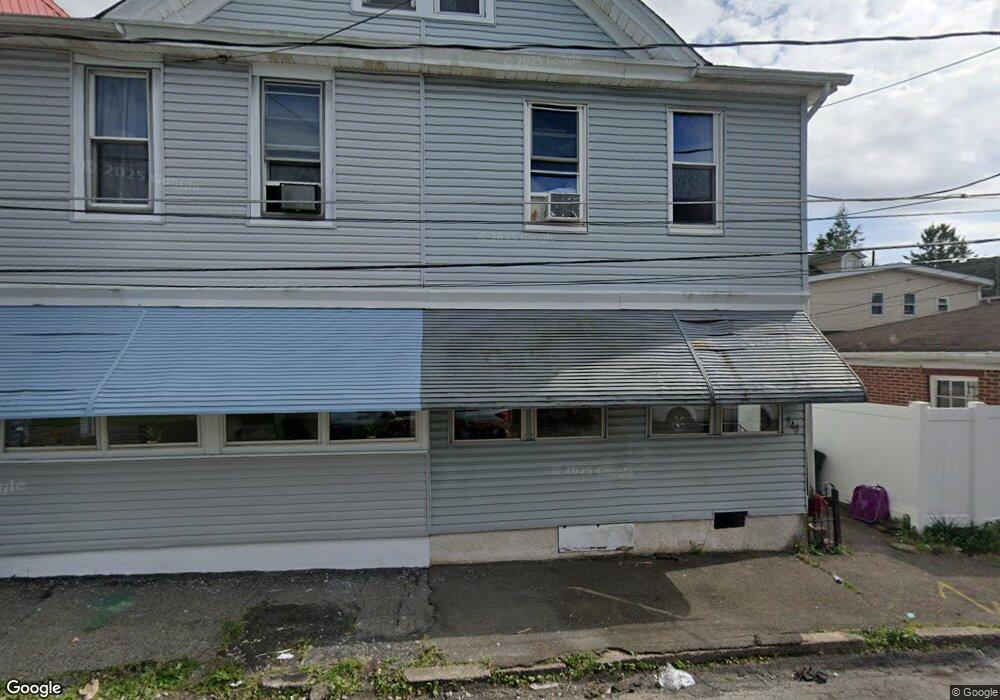 940 W 2nd St, Hazleton, PA 18201 - photo 1