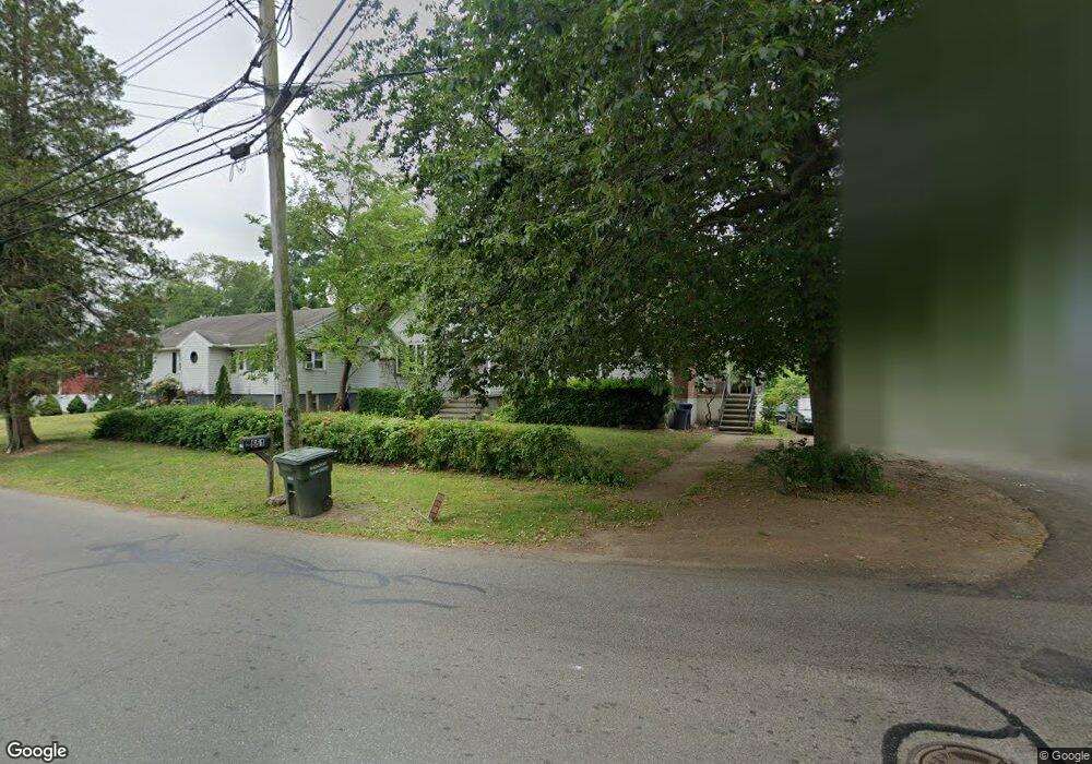 661 Chopsey Hill Rd, Bridgeport, CT 06606 - photo 1