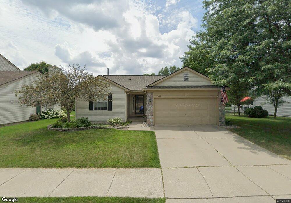 1022 Princeton Dr, Waterford, MI 48327 - photo 1