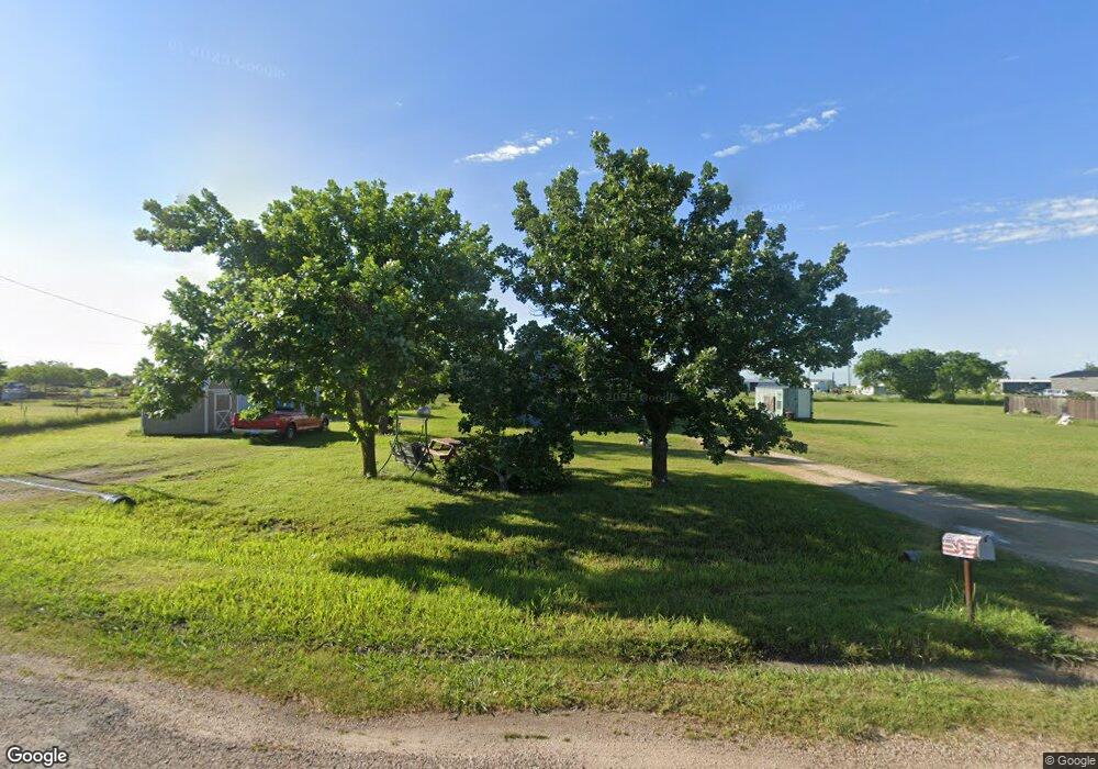 1611 E Cherry Ct, Cleburne, TX 76031 - photo 1